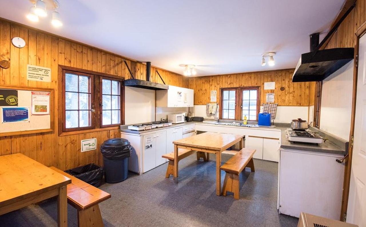 Hi Maligne Canyon - Hostel แจสเปอร์ ภายนอก รูปภาพ